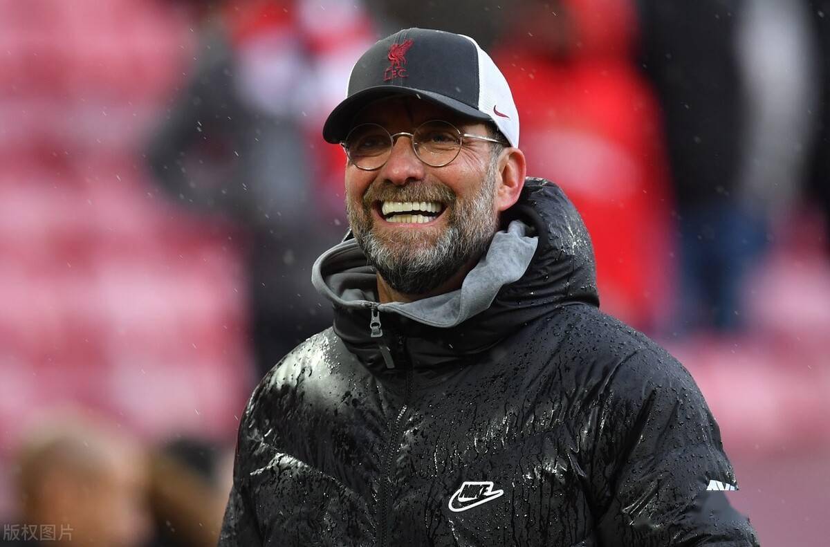 斯图加特训练开放日，冲刺阶段主帅复盘引欢呼，英超在即，赛程密集仍需轮换 -九游官网