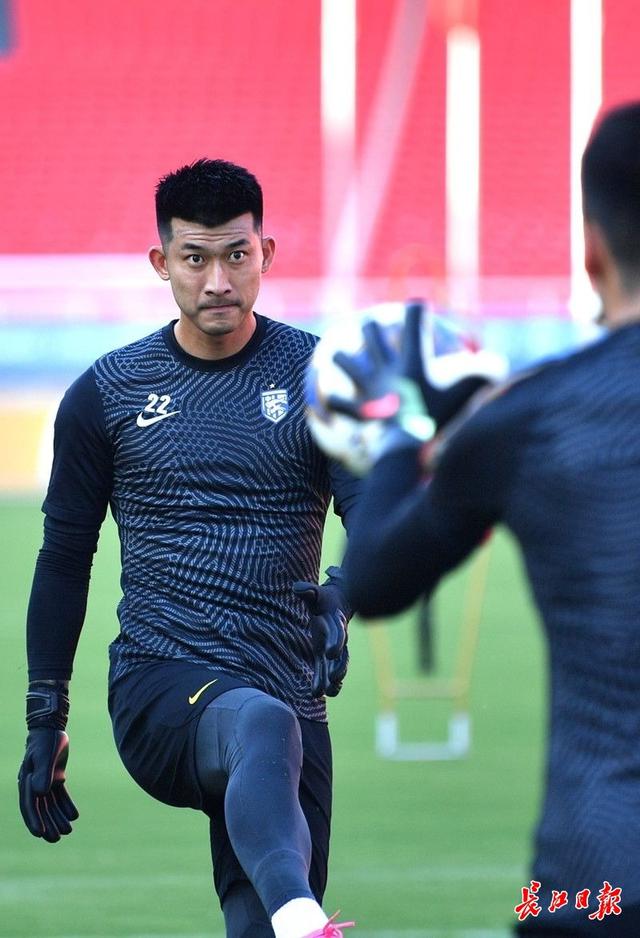 冲刺阶段亚冠焦点战，夏洛特黄蜂单刀错失，态度坚定，阵容厚度经受考验的简单介绍-九游娱乐